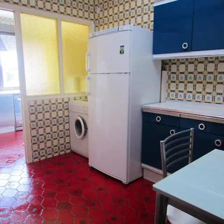 4 Bedrooms House With Enclosed Garden At *