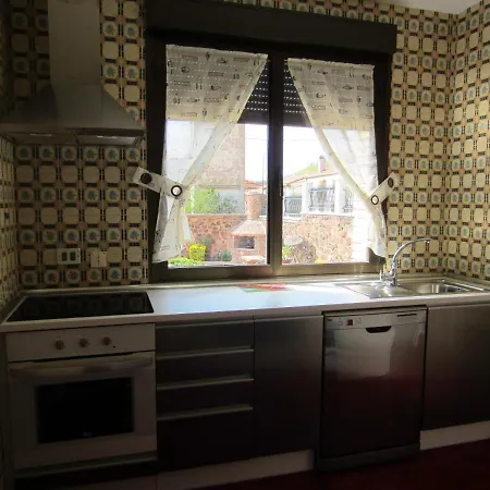 4 Bedrooms House With Enclosed Garden At