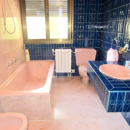 4 Bedrooms House With Enclosed Garden At