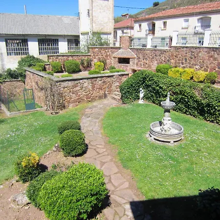 4 Bedrooms House With Enclosed Garden At *