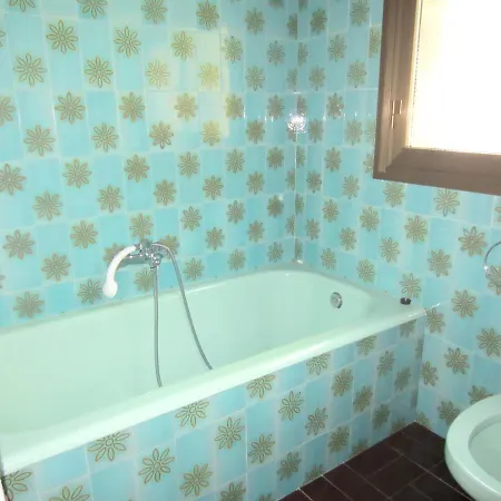 Holiday home 4 Bedrooms House With Enclosed Garden At *